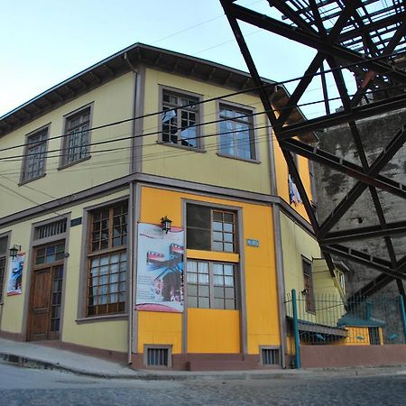 Hostal Recuerdos De Familia Valparaiso Luaran gambar