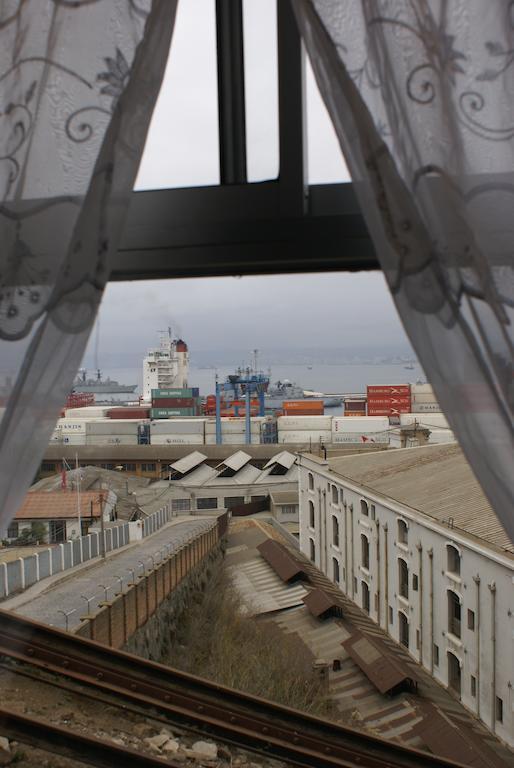 Hostal Recuerdos De Familia Valparaiso Bilik gambar