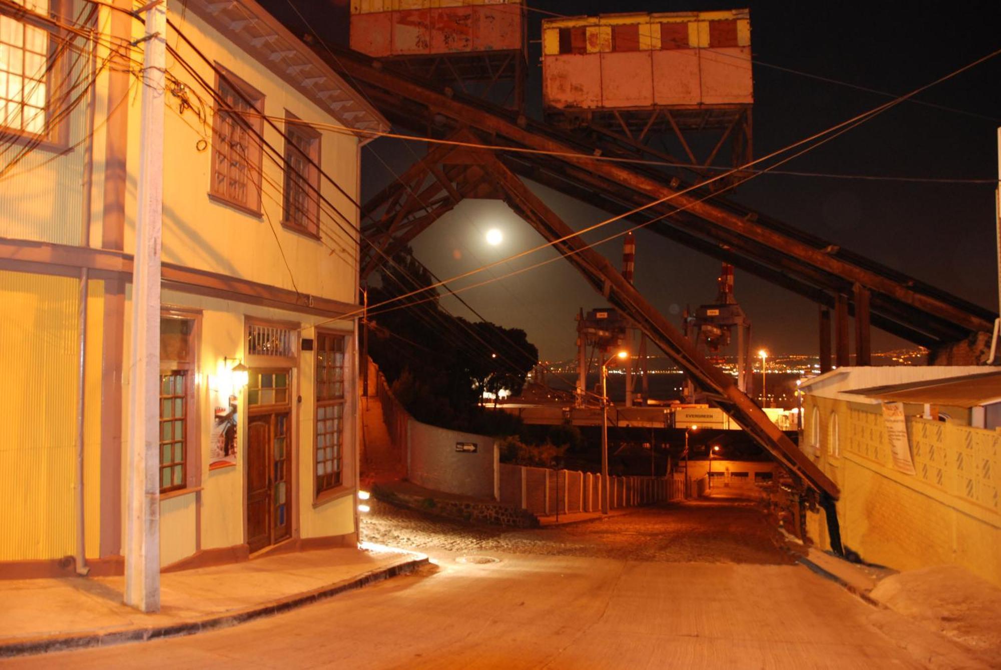 Hostal Recuerdos De Familia Valparaiso Luaran gambar