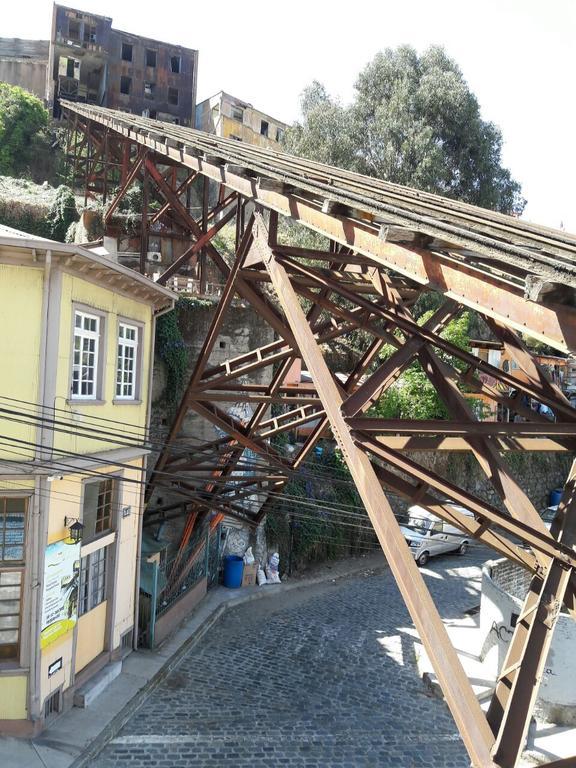 Hostal Recuerdos De Familia Valparaiso Luaran gambar